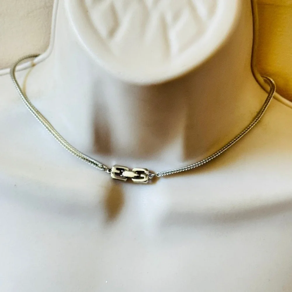Givenchy Signed Choker Logo Necklace Silver Modernist Chain 18